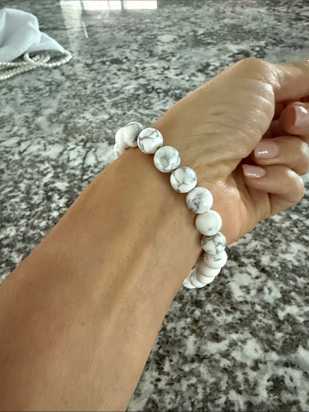 Howlite Beaded Stretch Bracelet - White Marble Effect